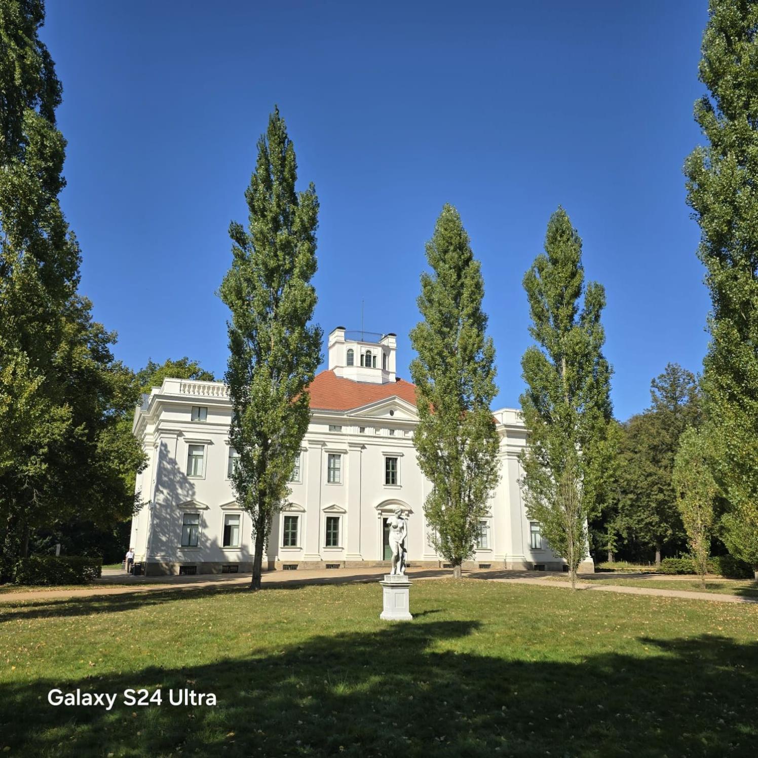 City Apart - Fewo Klimaanlage Whirpool Panoramafenster 5 Personen Kulturdenkmal Dessau-Rosslau Bagian luar foto